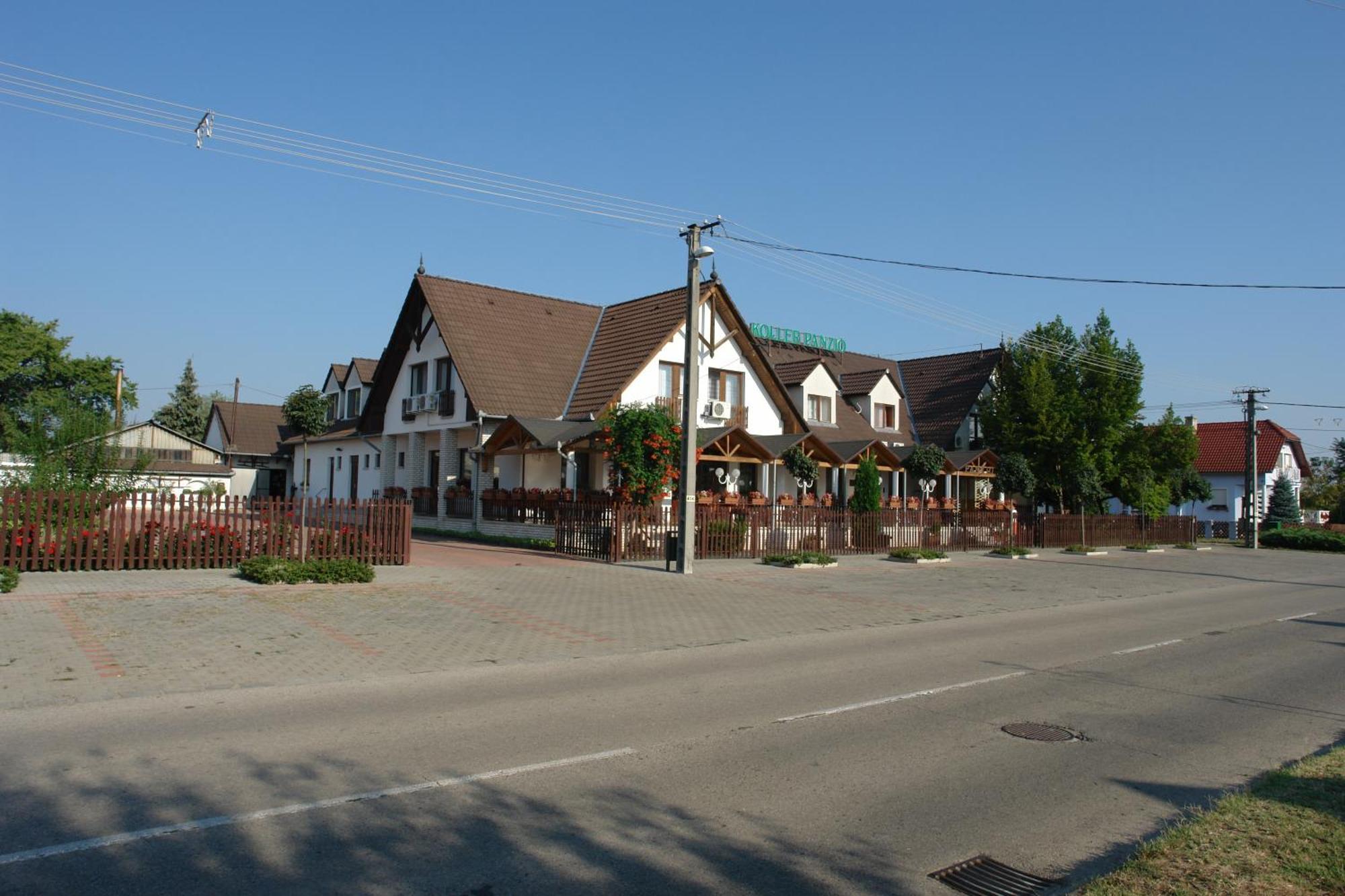 Koller Panzio Hotel Bonyhád Buitenkant foto