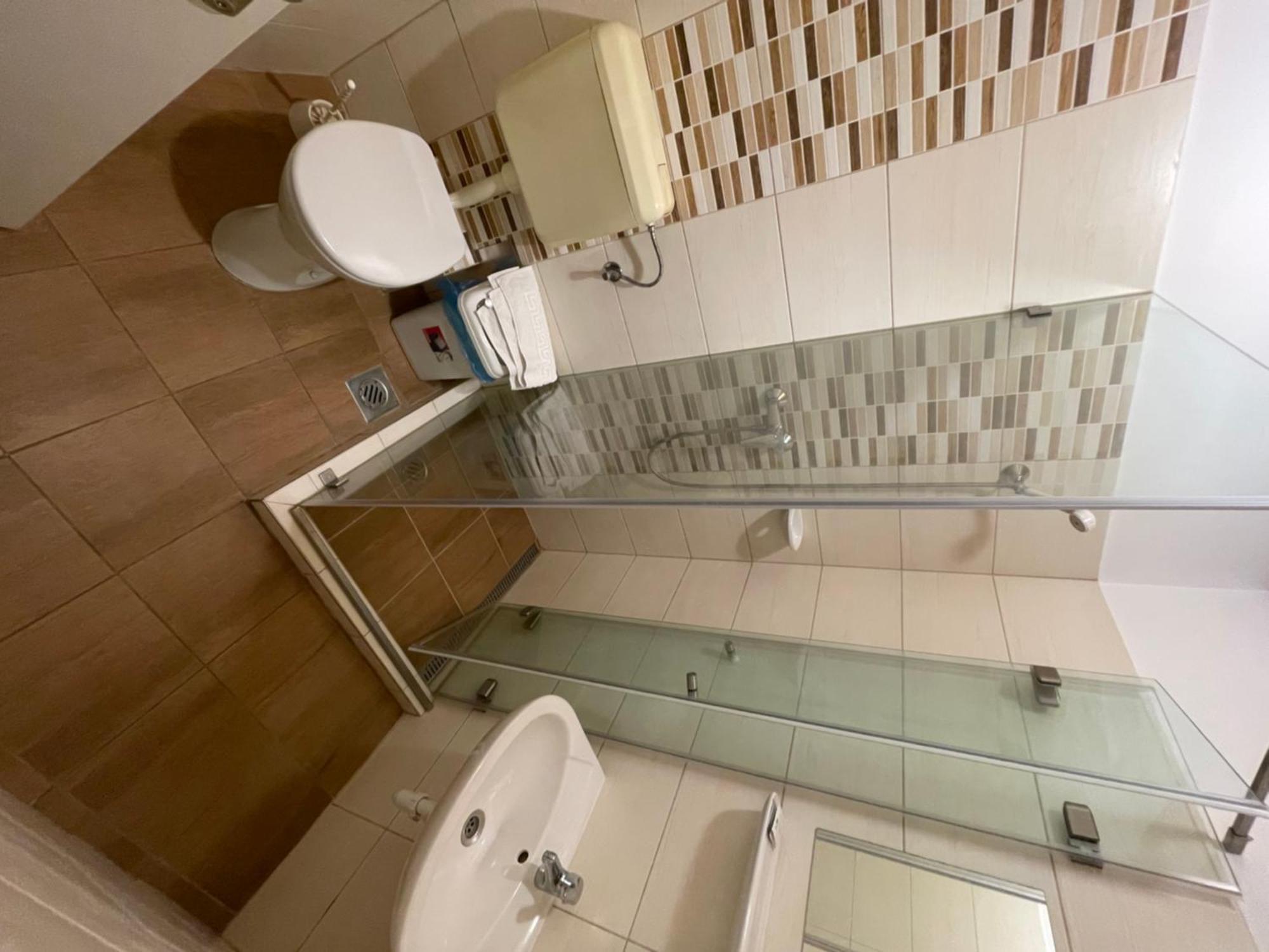 Koller Panzio Hotel Bonyhád Buitenkant foto